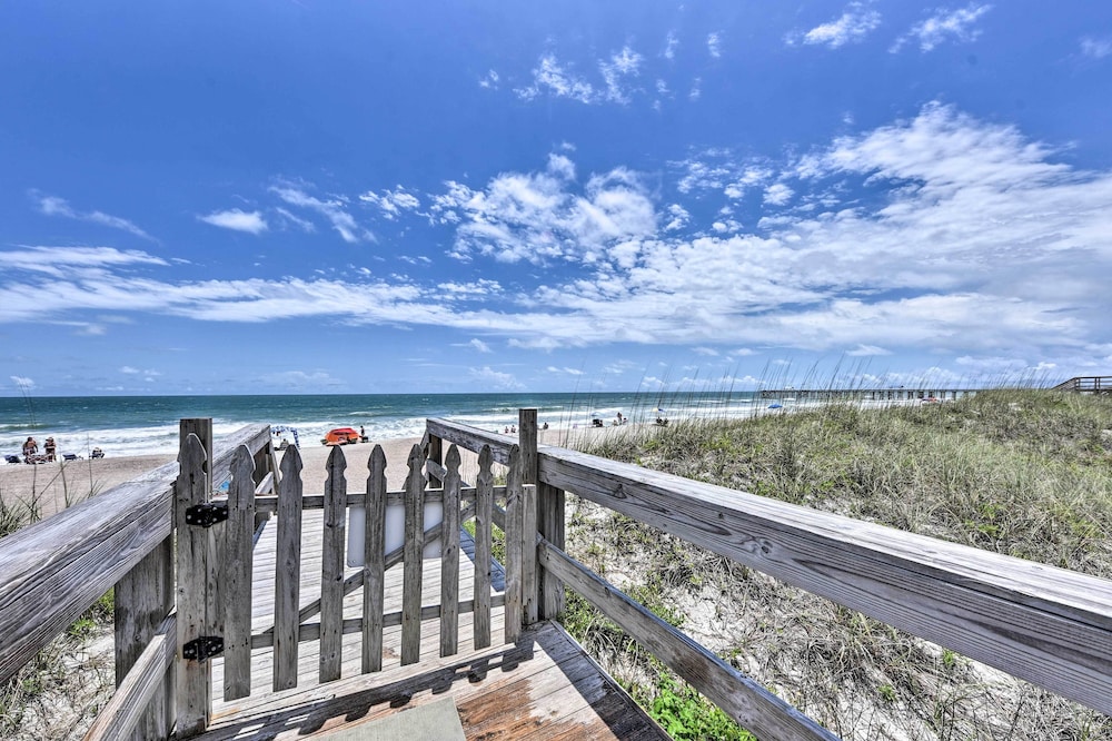 Ocean-view Fernandina Condo w/ Pool, Beach Access!
