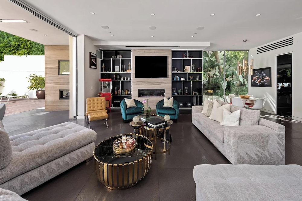 Alta Royale - Exquisite Designer Retreat Near Soho House & Rodeo Drive