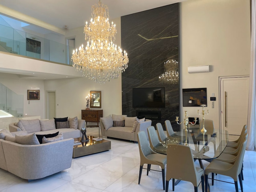 Villa Italia Somone Luxury Hotel