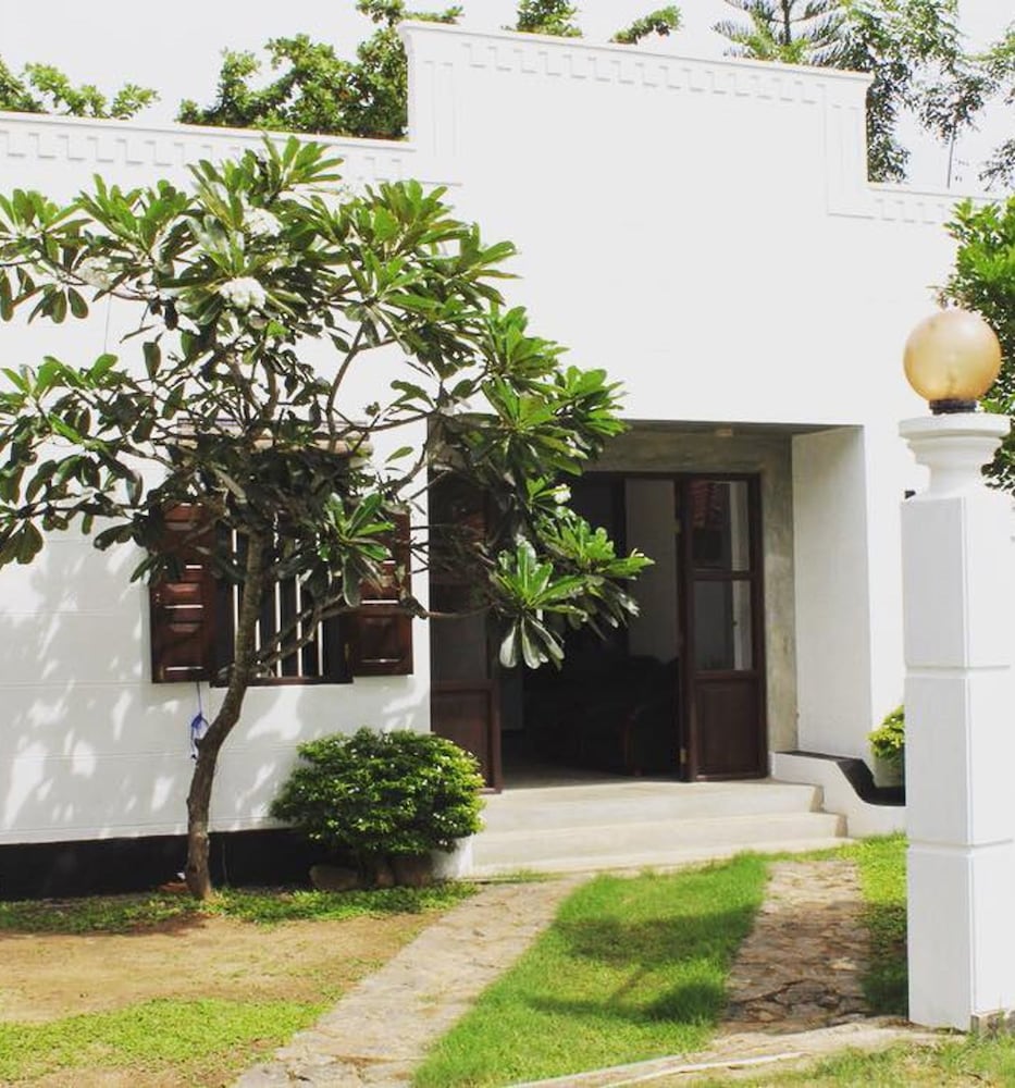 Sasen villas - Polhena Beach