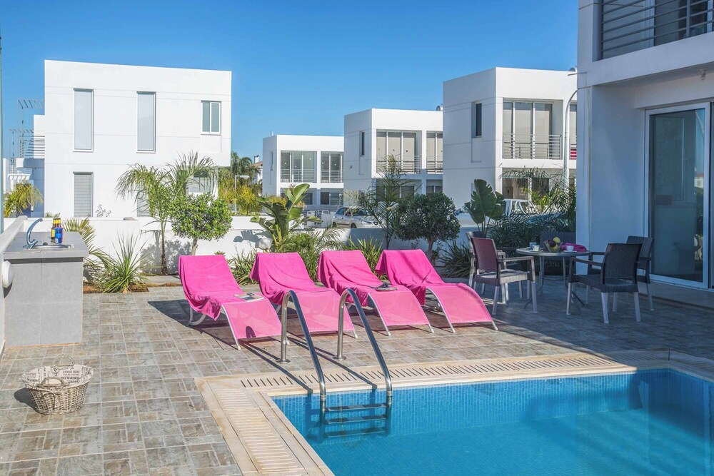 Protaras Pearl Pe16