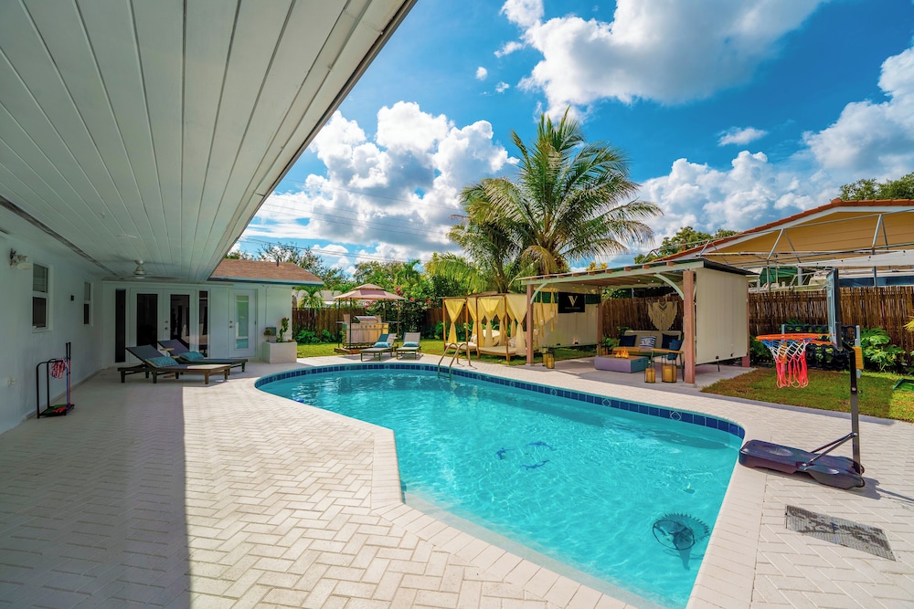 Villa Velvet