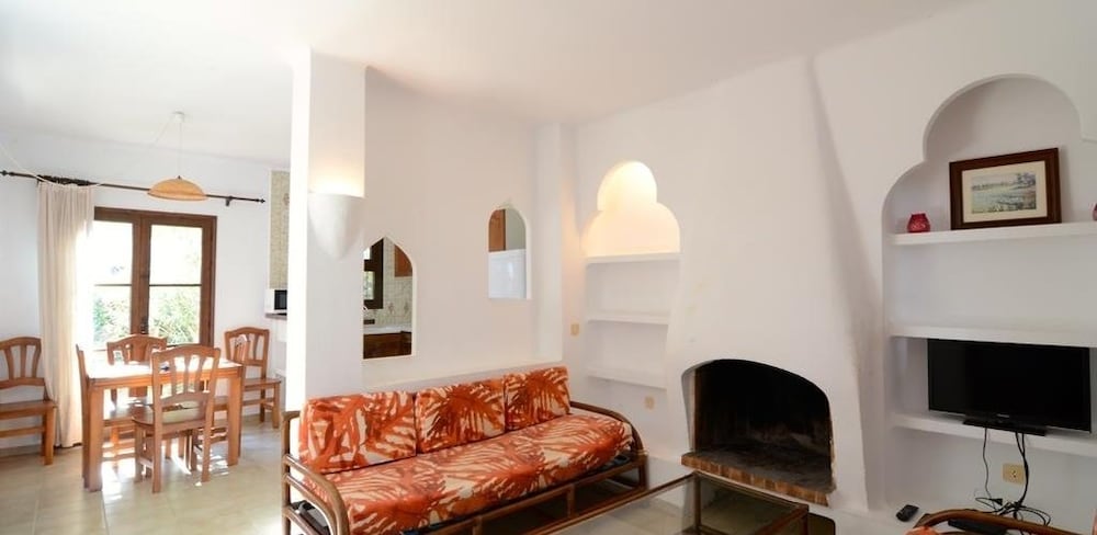 Casa con parking, ideal para familias view 5