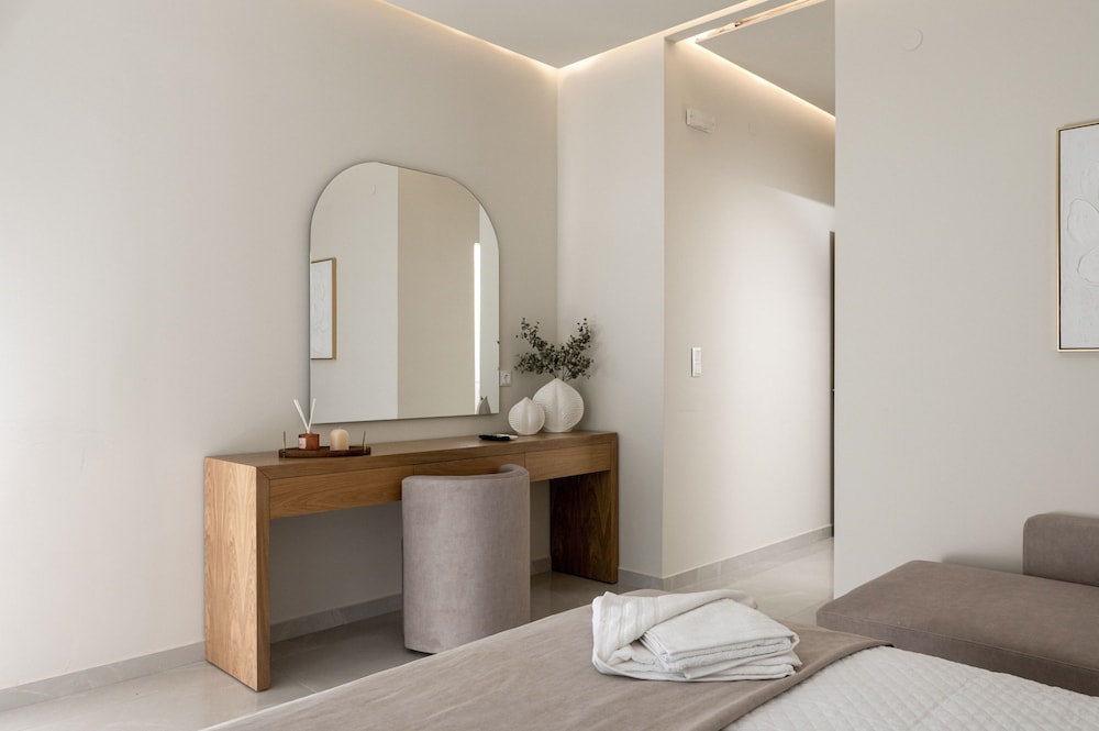 Elira Luxury Villa - With Private Pool
