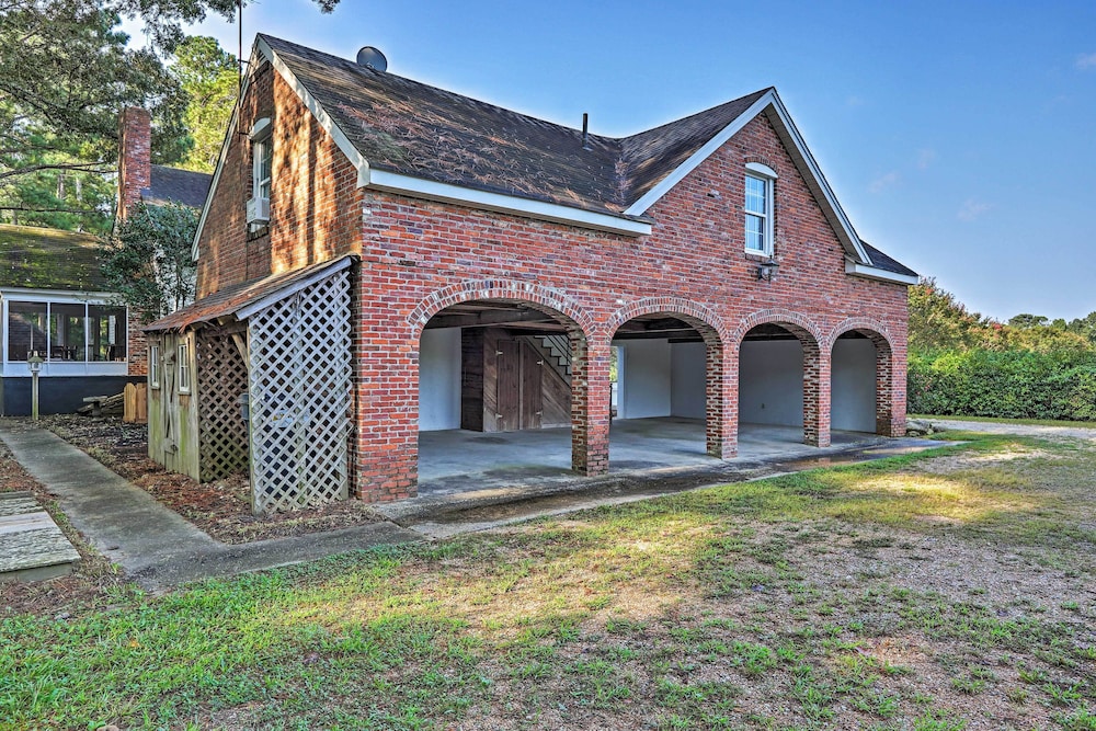 Newnan Retreat on 95 Acres: Hike, Bike & More view 4