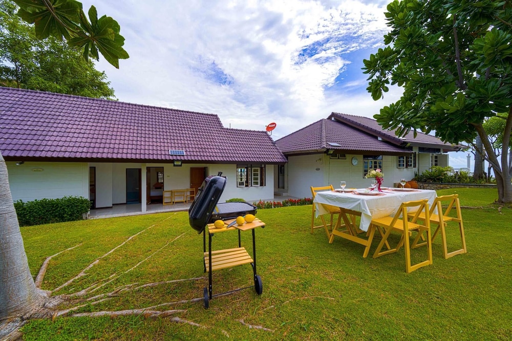 Oceanfront 6 Bedroom Twin Villas OV6