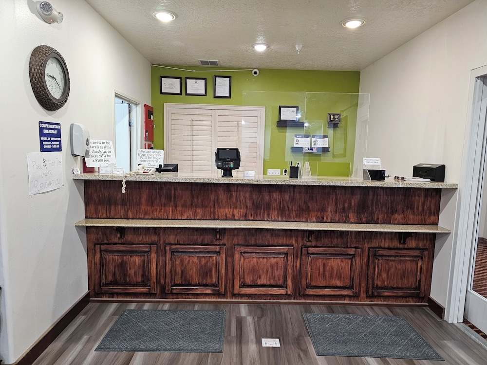 Vernal Vacations - Executive Inn and Suites Extended Stay in Vernal - Property Image 3