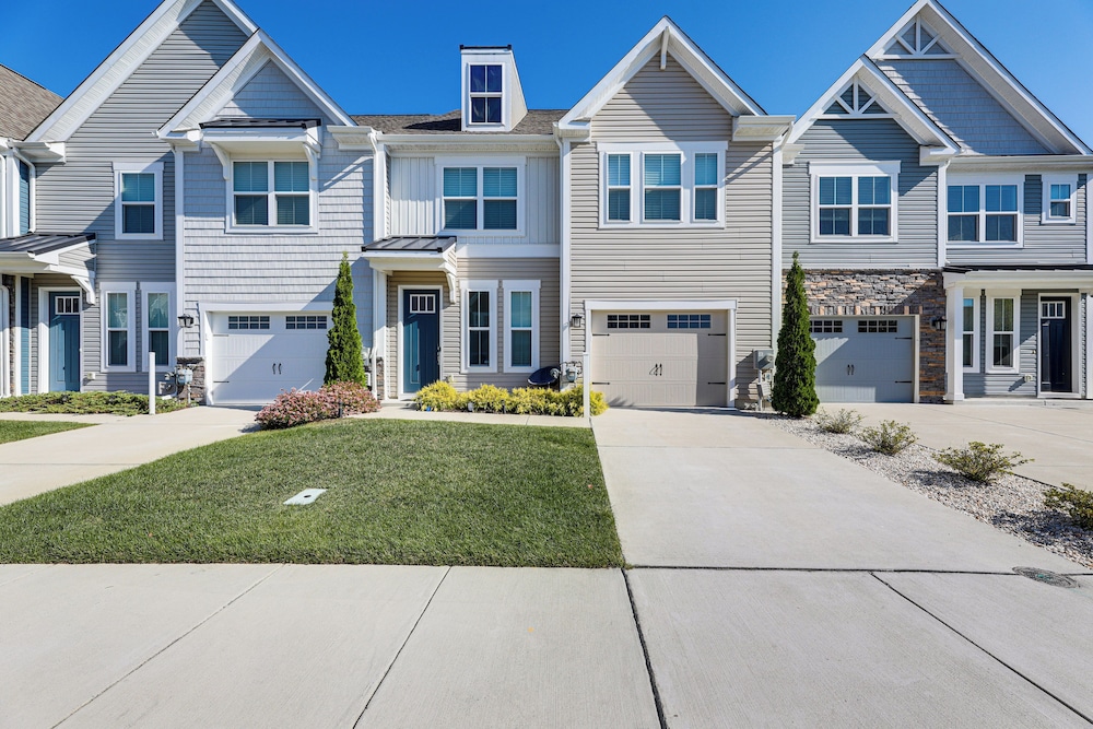 5 Mi to Bethany Beach: Resort-style Gem w/ Pools! view 3