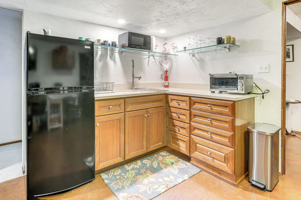 Walk to Main St: Carbondale Apt w/ Shared Patio