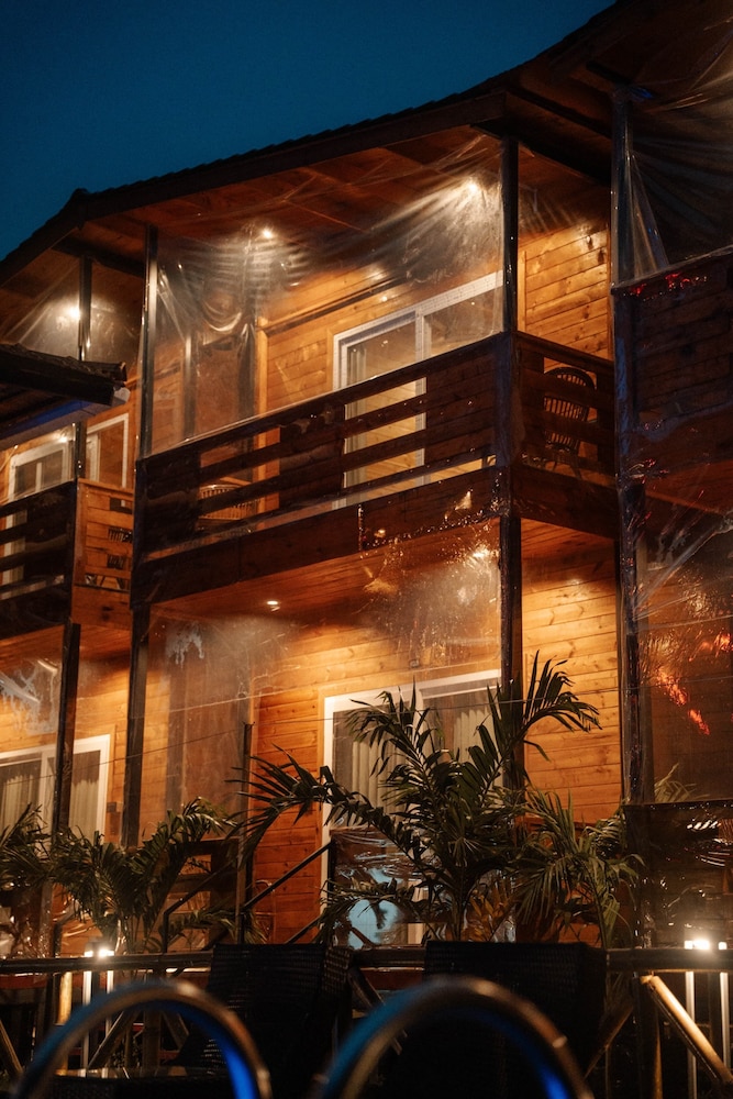 Tranquillo By The Beach - Luxury Wooden
