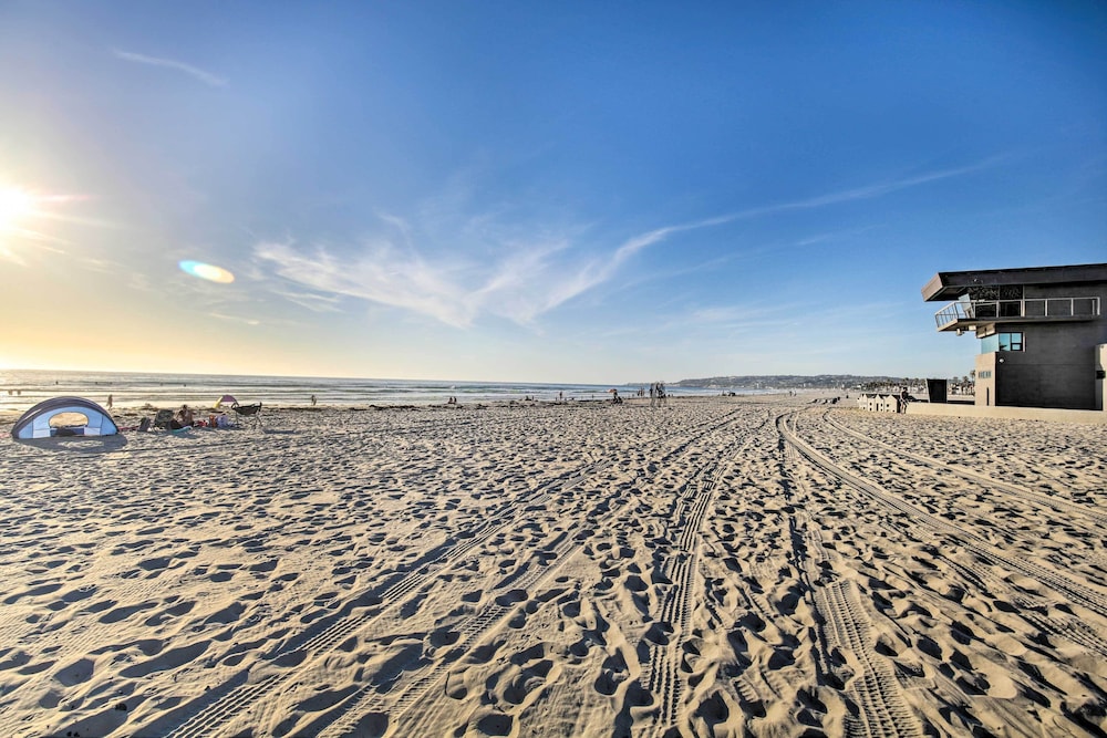 San Diego Hub w/ Bay Views - 1 Block to Beach!
