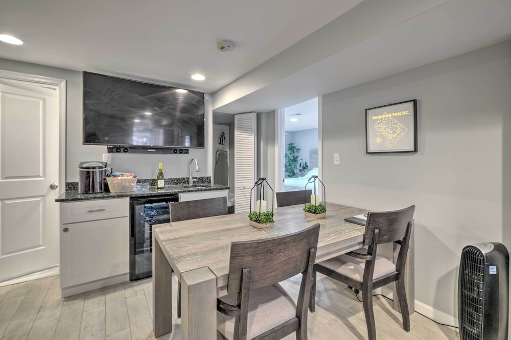 6 Mi to National Mall: Modern DC Apartment! view 5