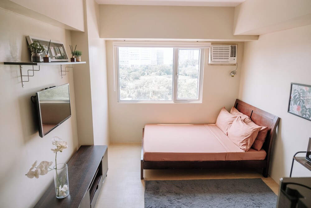 A Dreamy Escape for Three