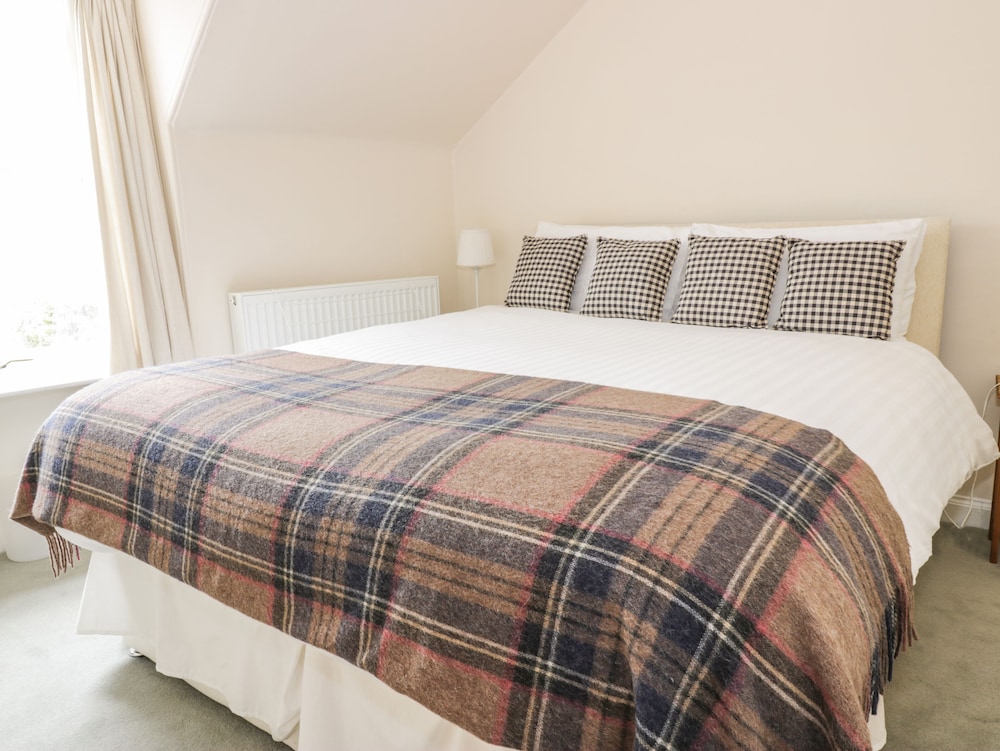 1 Blinkbonny Cottages view 5