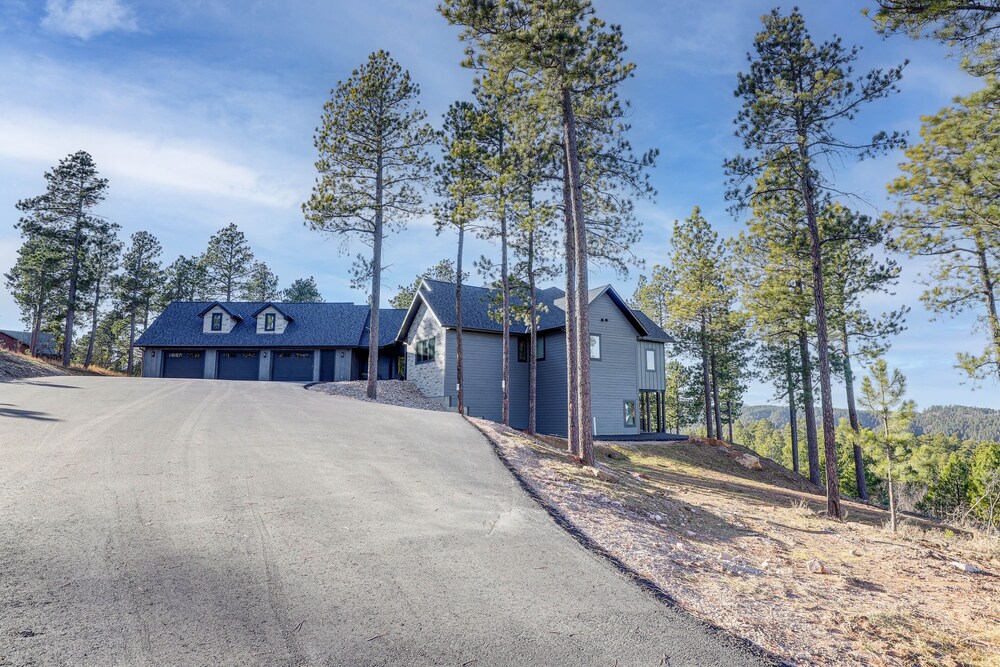 South Dakota Retreat w/ Hot Tub, Fire Pit & Grill! view 5