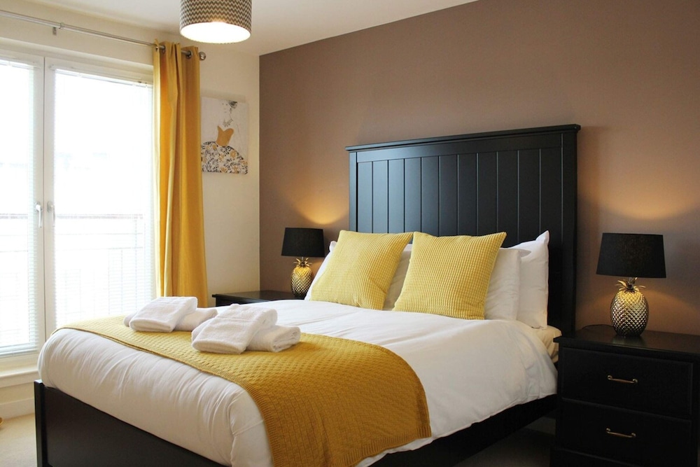 2 Bedroom Apartment With Parking
