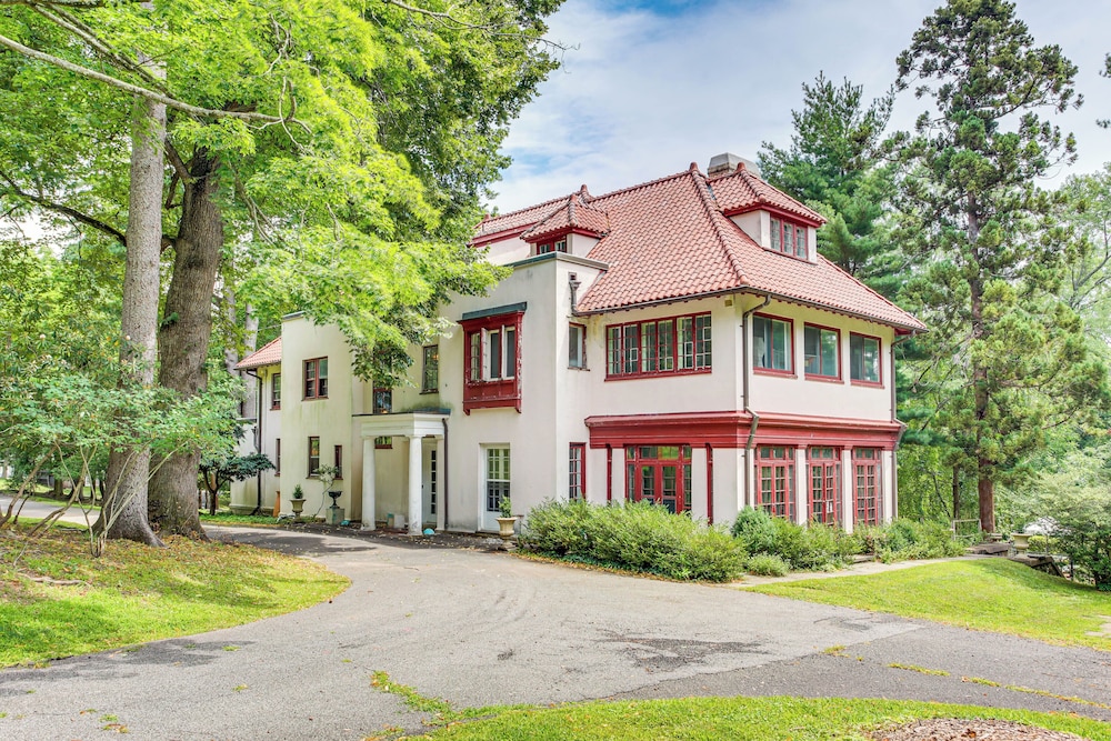 Hudson Valley Estate on 4 Acres w/ Private Pool!