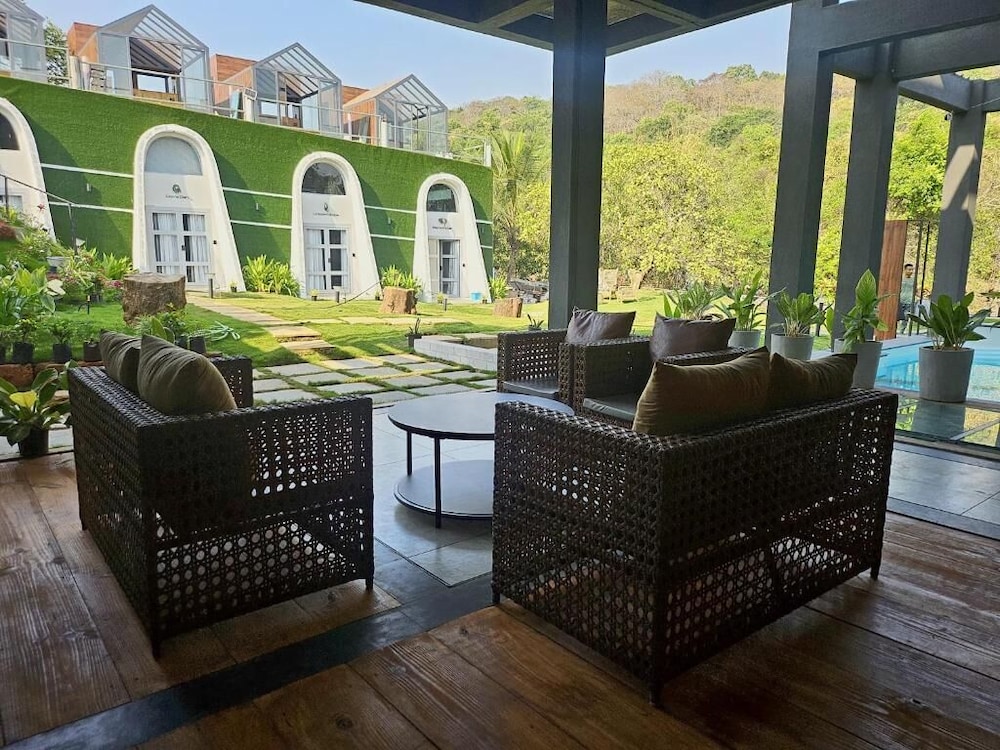 Nyast Valley Resort