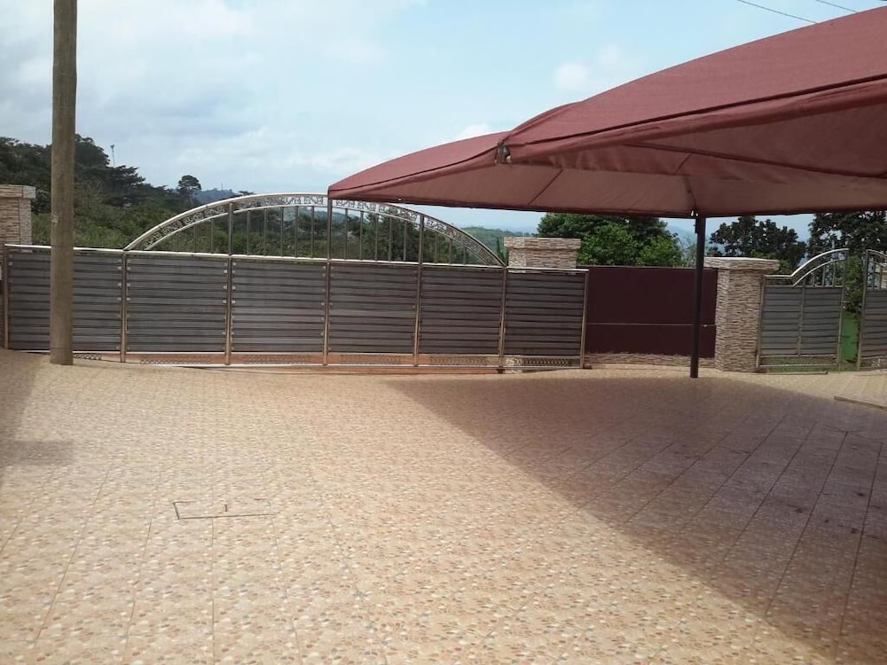 GQ Luxury Hills Hotel- Akropong Akwapim