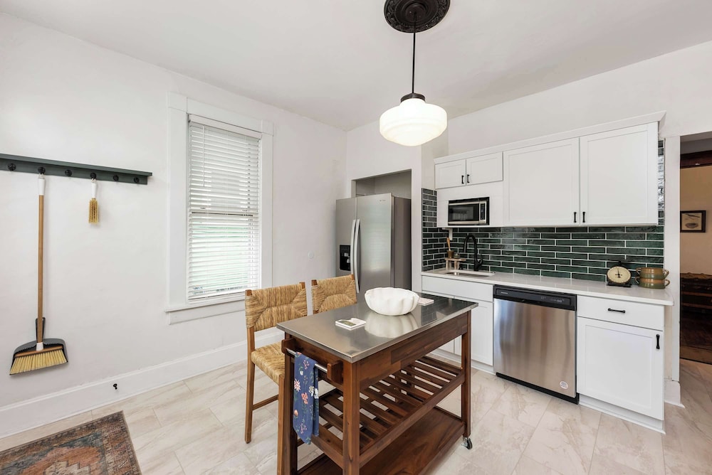 German Charm Suites Sleeps 8!