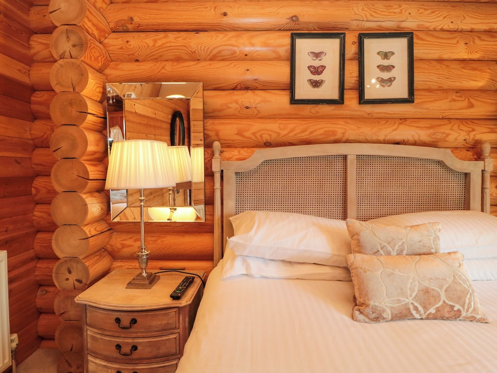 Endeavour Lodge 4