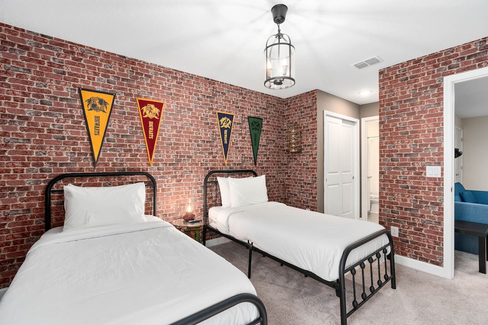 Super Close- Disney s Parks w Theme Rooms Pool