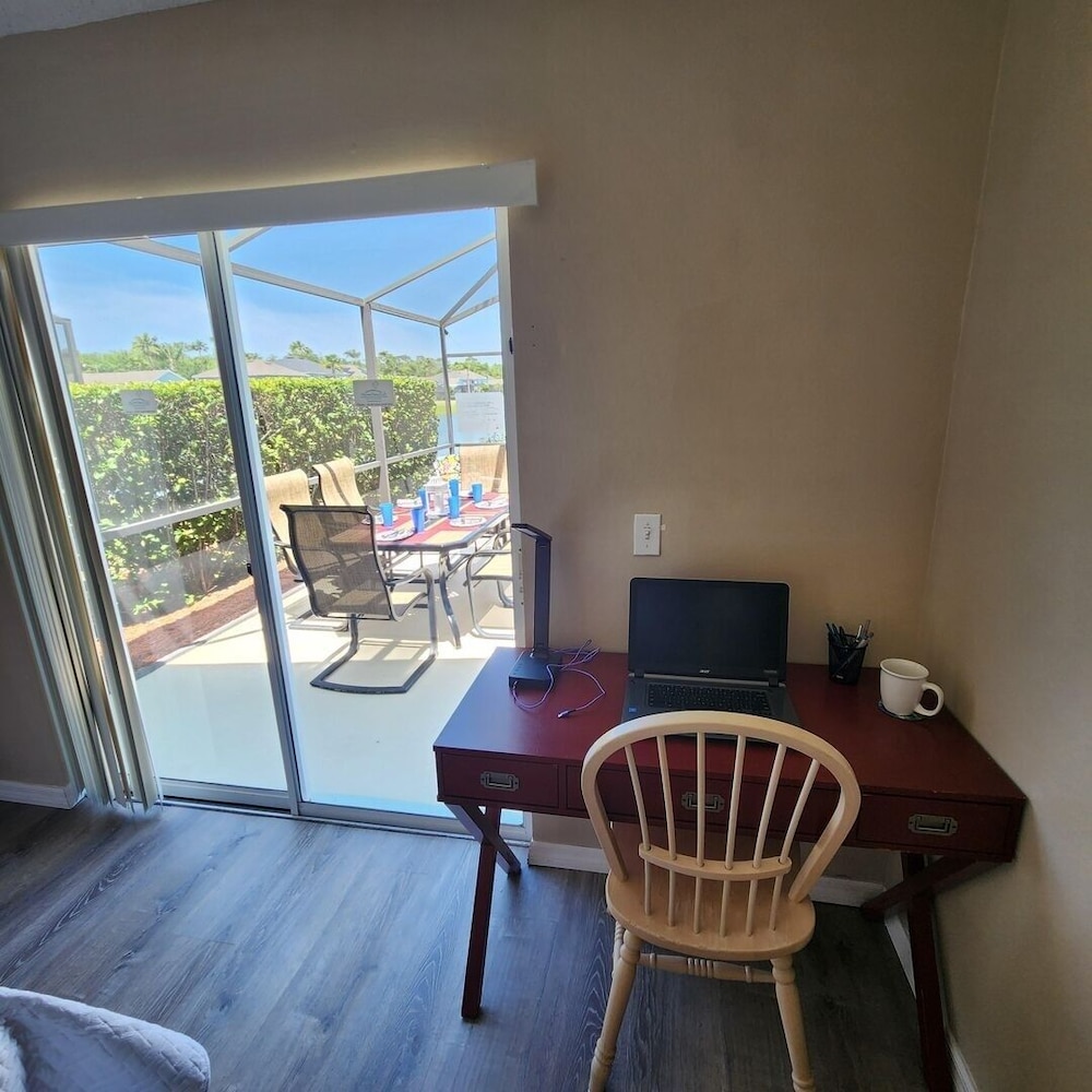 LKB4705AW 4 Bedroom villa in Lake Berkley 4 Home
