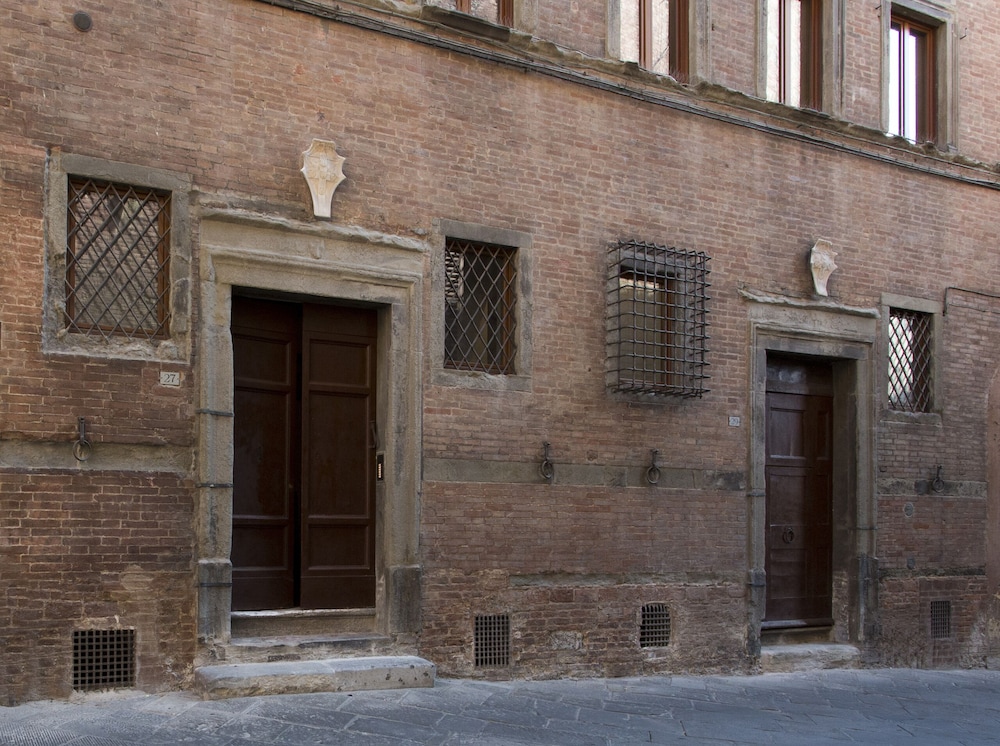 Palazzo Piccolomini view 5