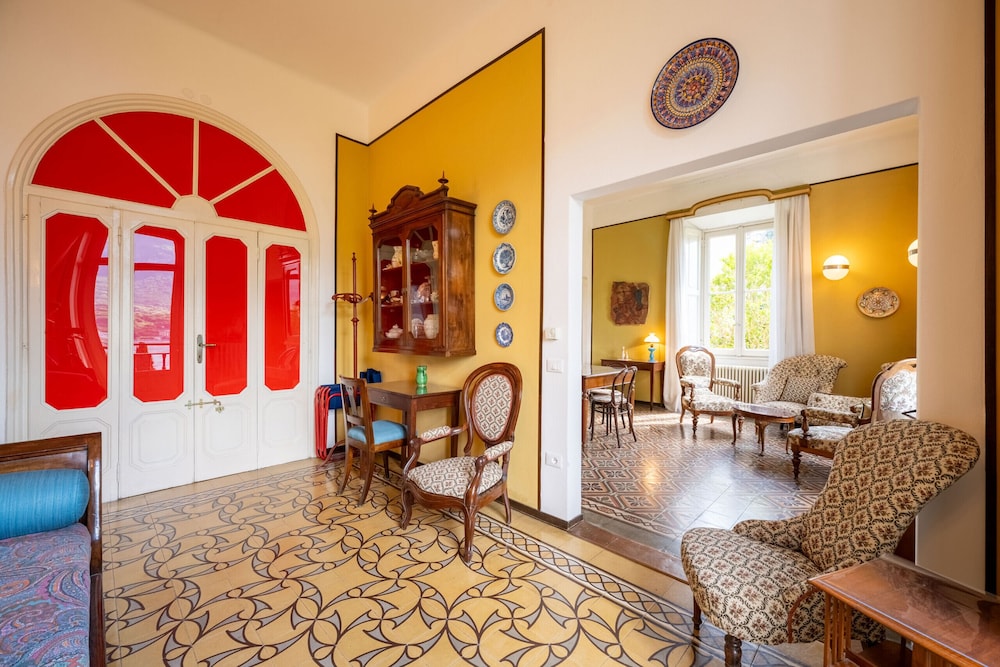 Emilia Gemstone Apartment by Wonderful Italy