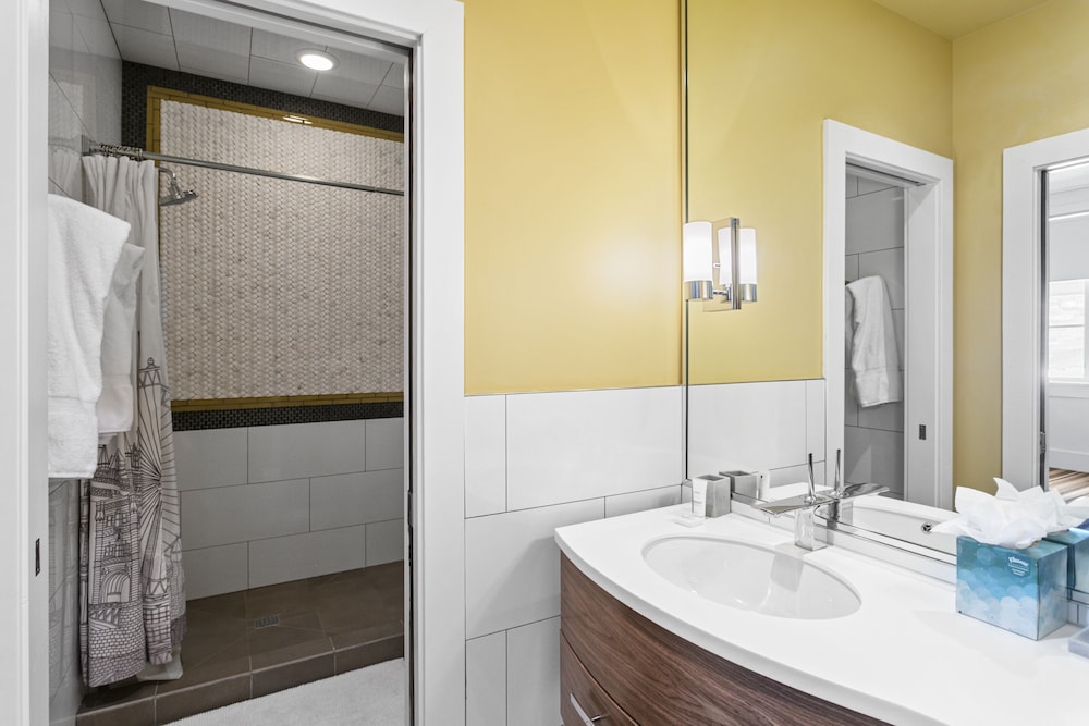 6977 Silver Lake Drive - 5 Bedroom Private Home with Hot Tub 5 Home
