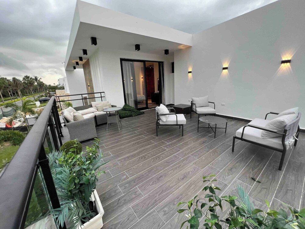 Elegant, Modern Style Villa in Playa Nueva Romana2