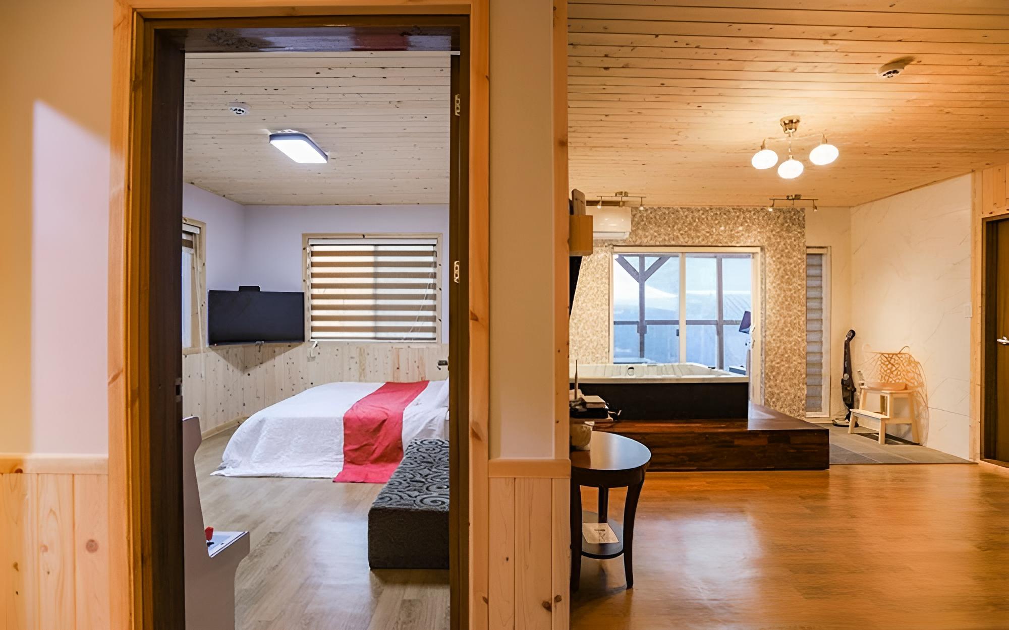 Inje Baekdam Rainbow Pension view 5