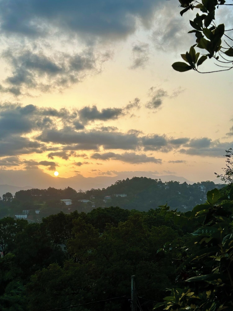 Thimira Mist - Mountain-View Home