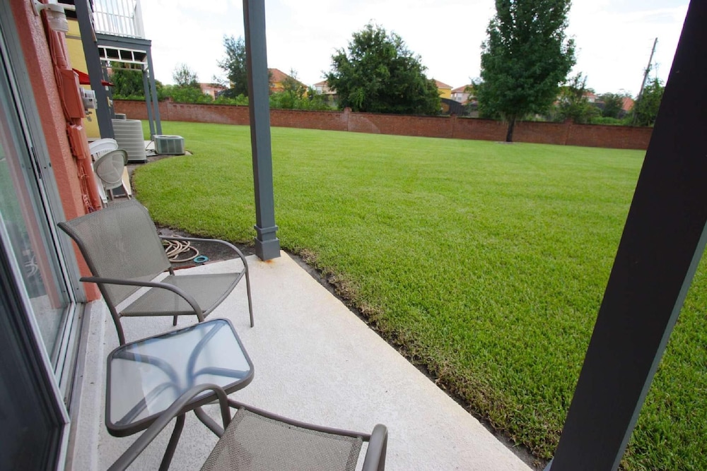 952 Lake Berkley - Image 3