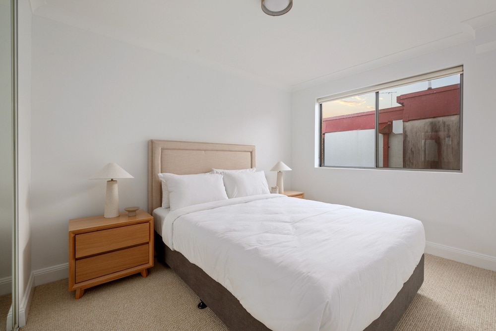 Stylish 1-bed Apartment Near Manly Beach