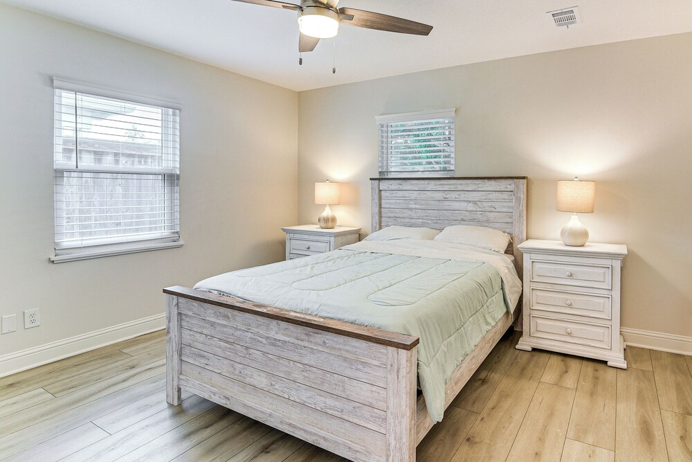 Steps to Seawall: Fenced Family Home in Galveston!