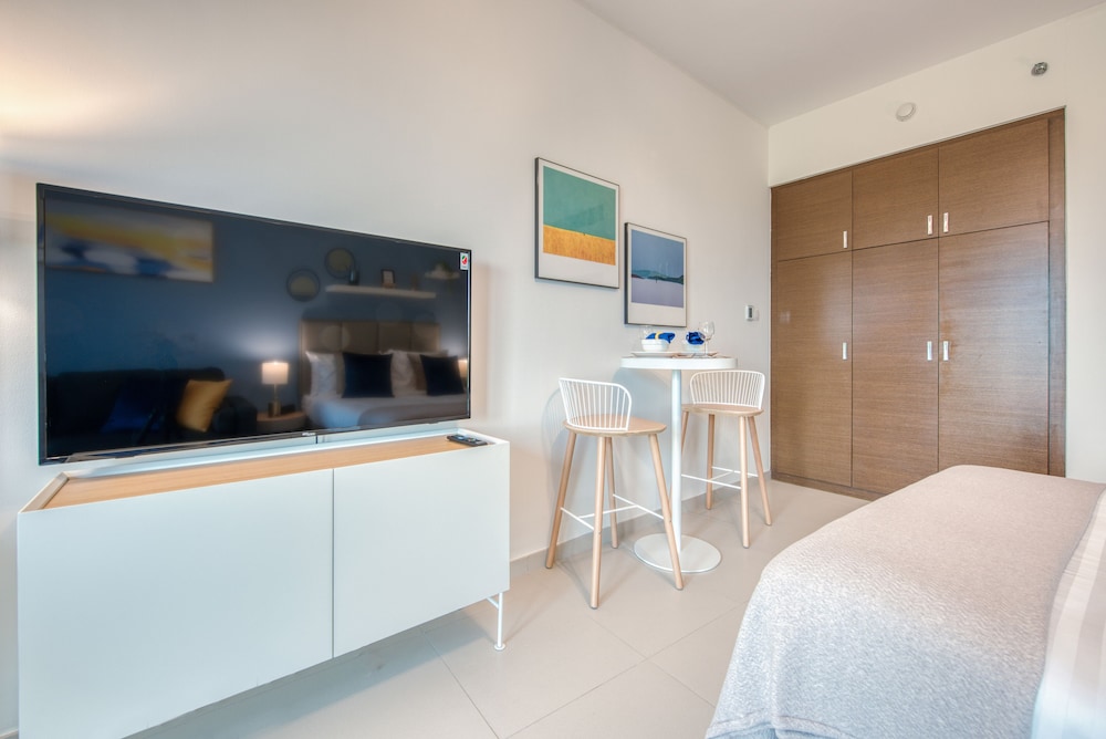 Capital Living On Reem: The Arc Towers