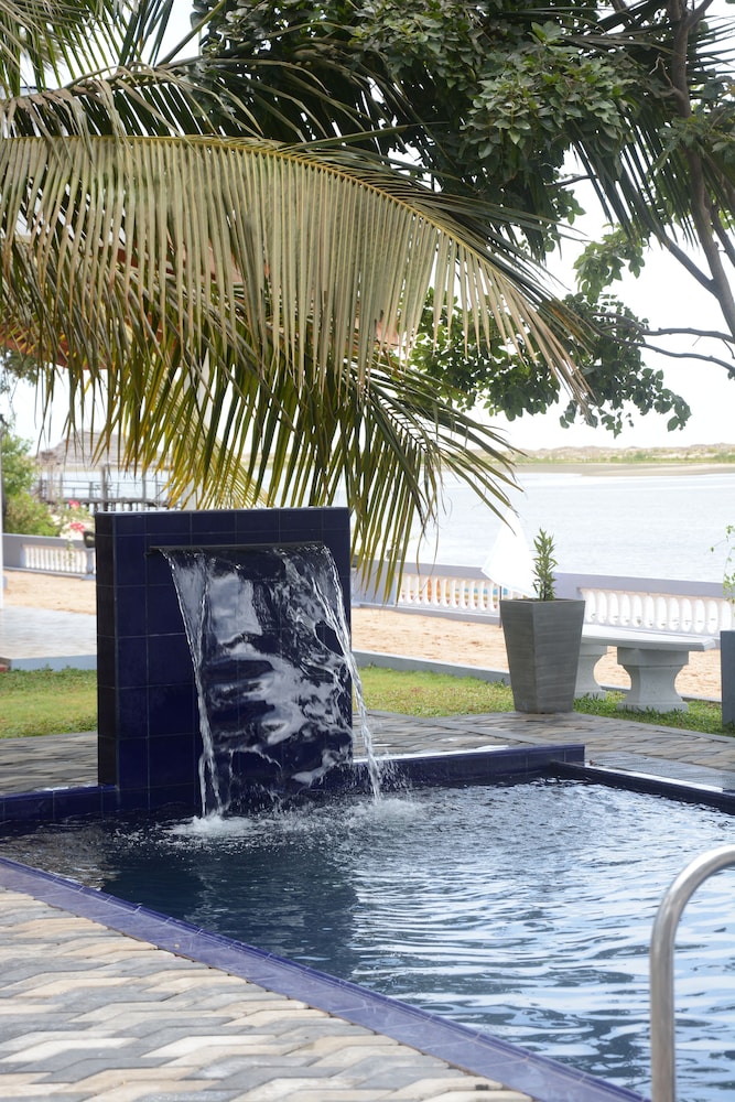 Dinuda Resort