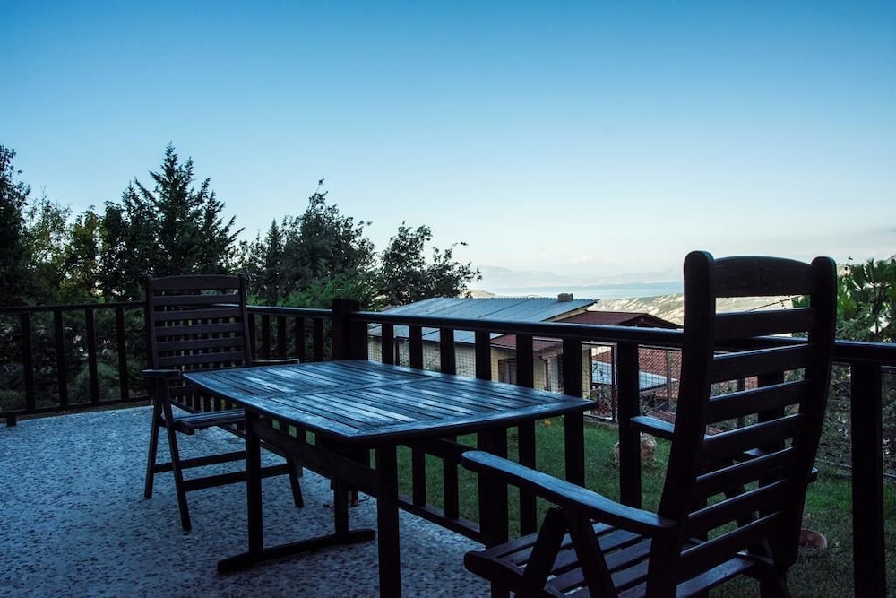 Theasis Guesthouse