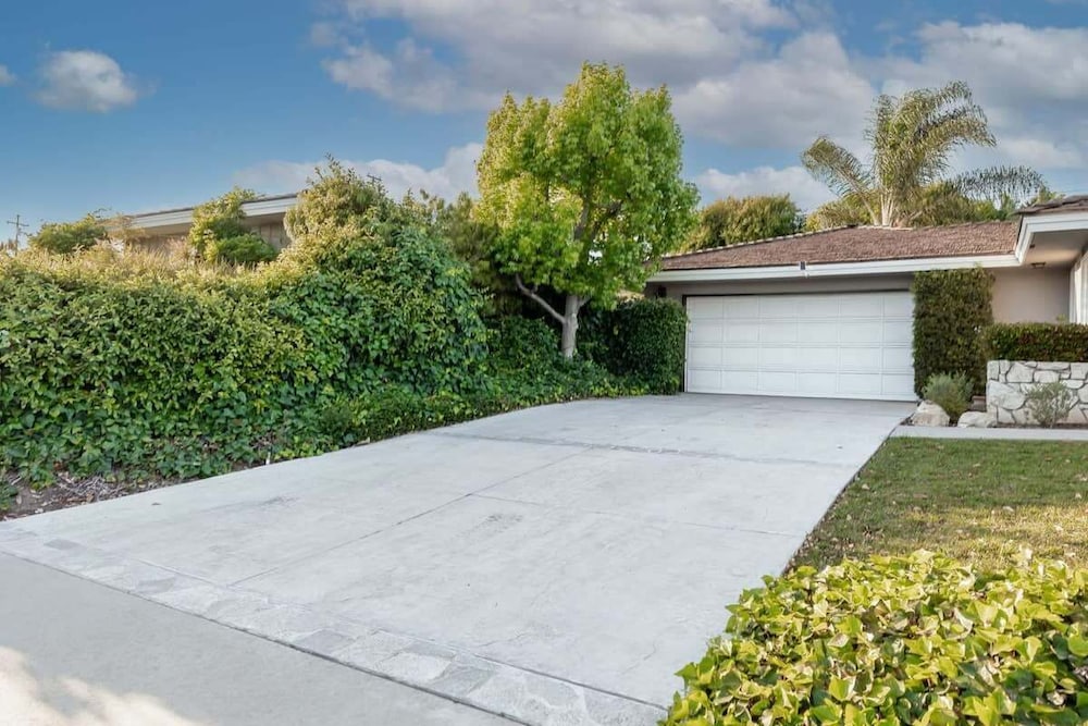 @ Marbella Lane - Serene Ranch Style Home W/pool