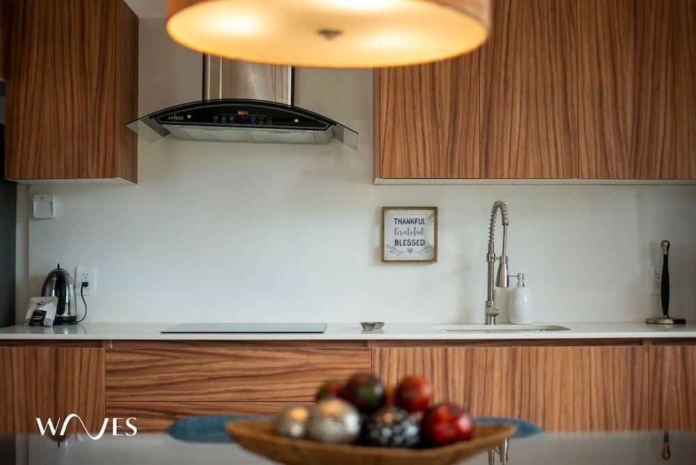 Colorful Perfect Located 2 Br w Great Amenities