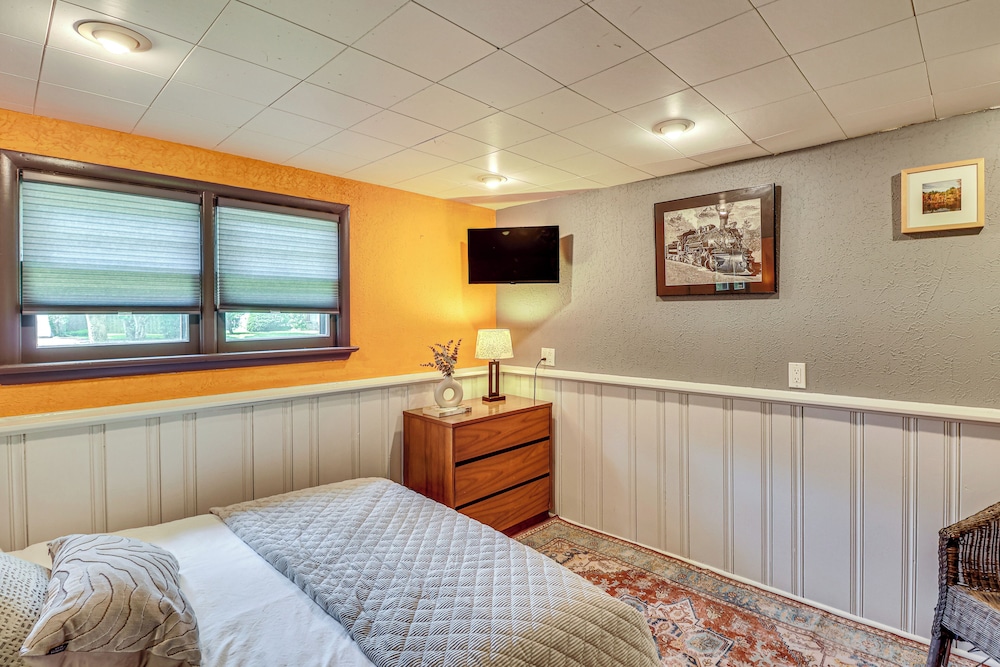 1 Mi to Campus: Princeton Home w/ Furnished Deck