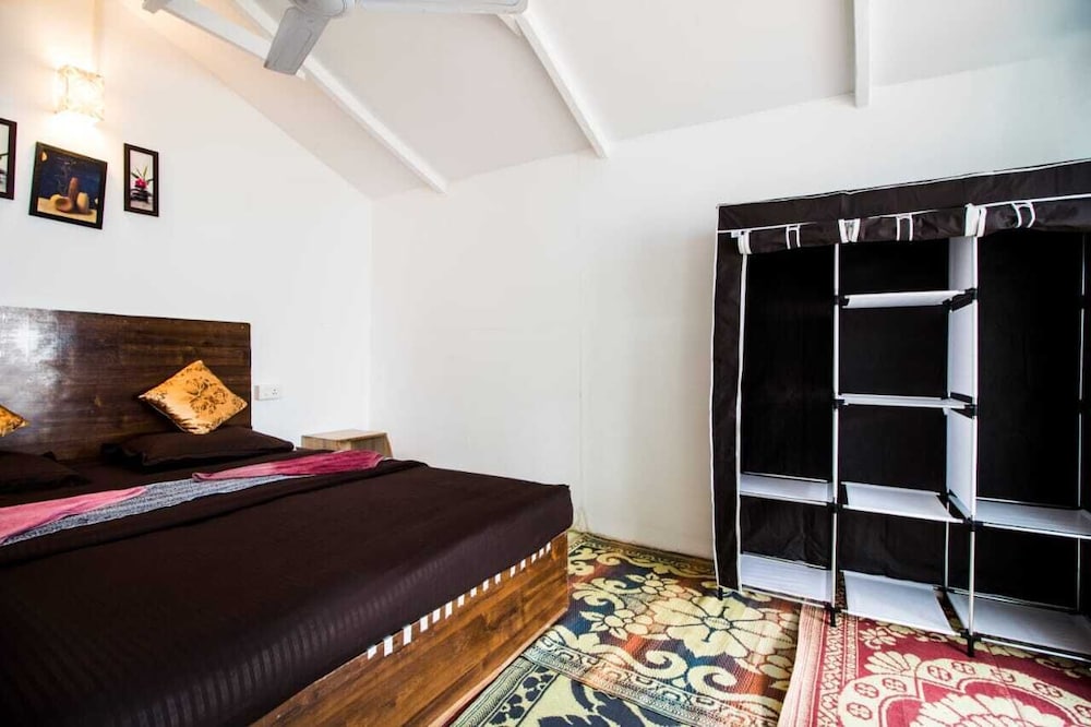 Cafe Del Mar Cottages And Rooms