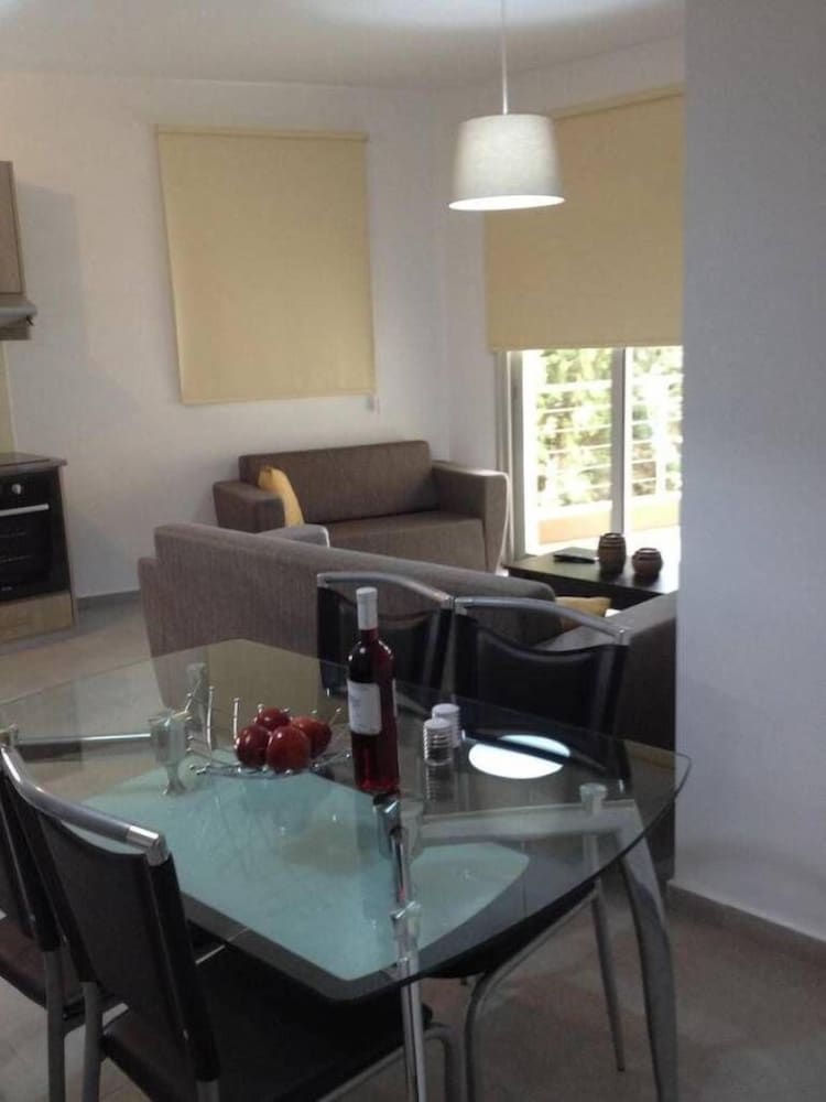 Niro Apartments
