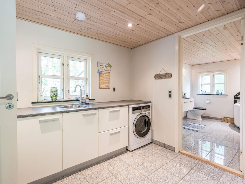 6 Person Holiday Home in Hemmet