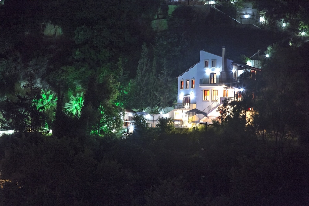 Estate Kares