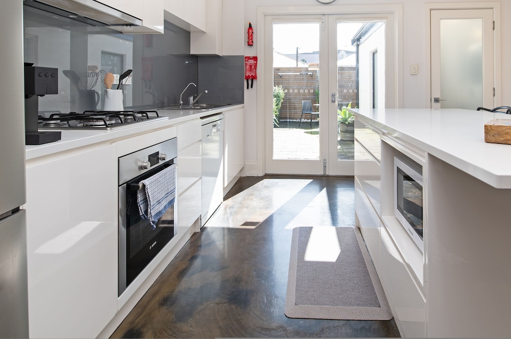 Lovely 2BR Home in Norwood
