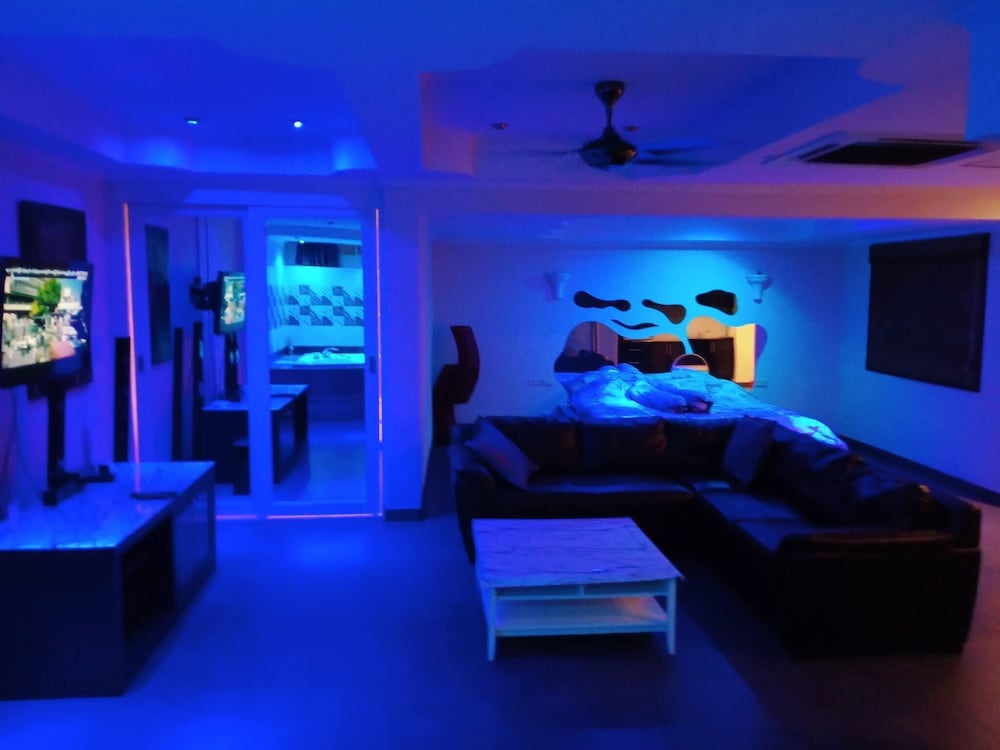 75 sqm Studio Type Jacuzzi Apartment 101a