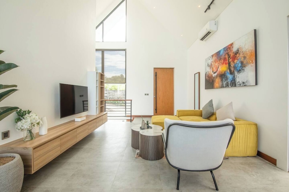 Elegant Villa Sinara 2BR With Sea View