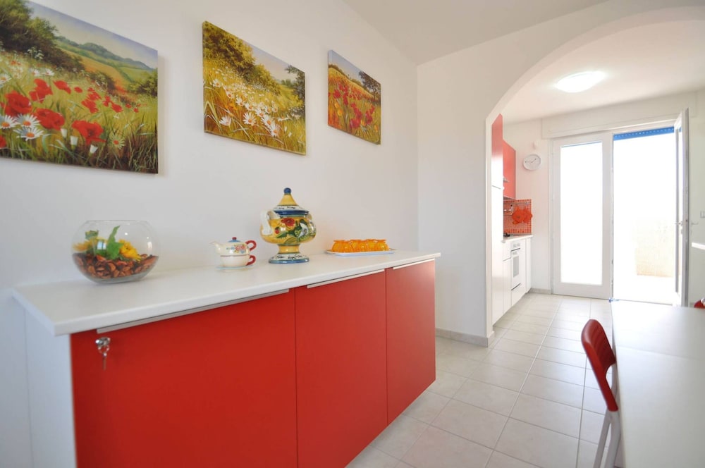 Villa Sacher Sleeps 12 Just 100 Metres From the sea